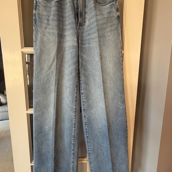 Paige  Sasha Embellished Straight-Leg Jeans - Picture 6 of 12